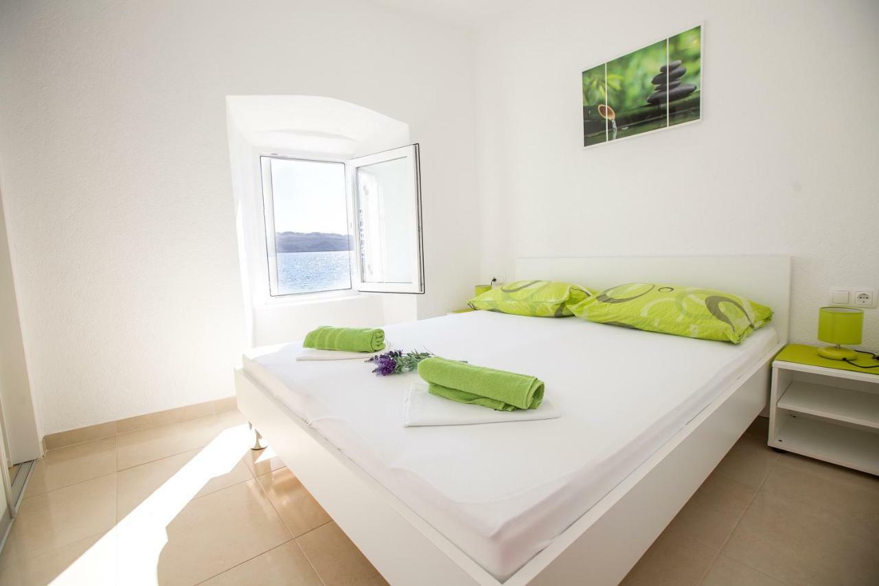 Apartmani Cindric Karlobag Zewnętrze zdjęcie