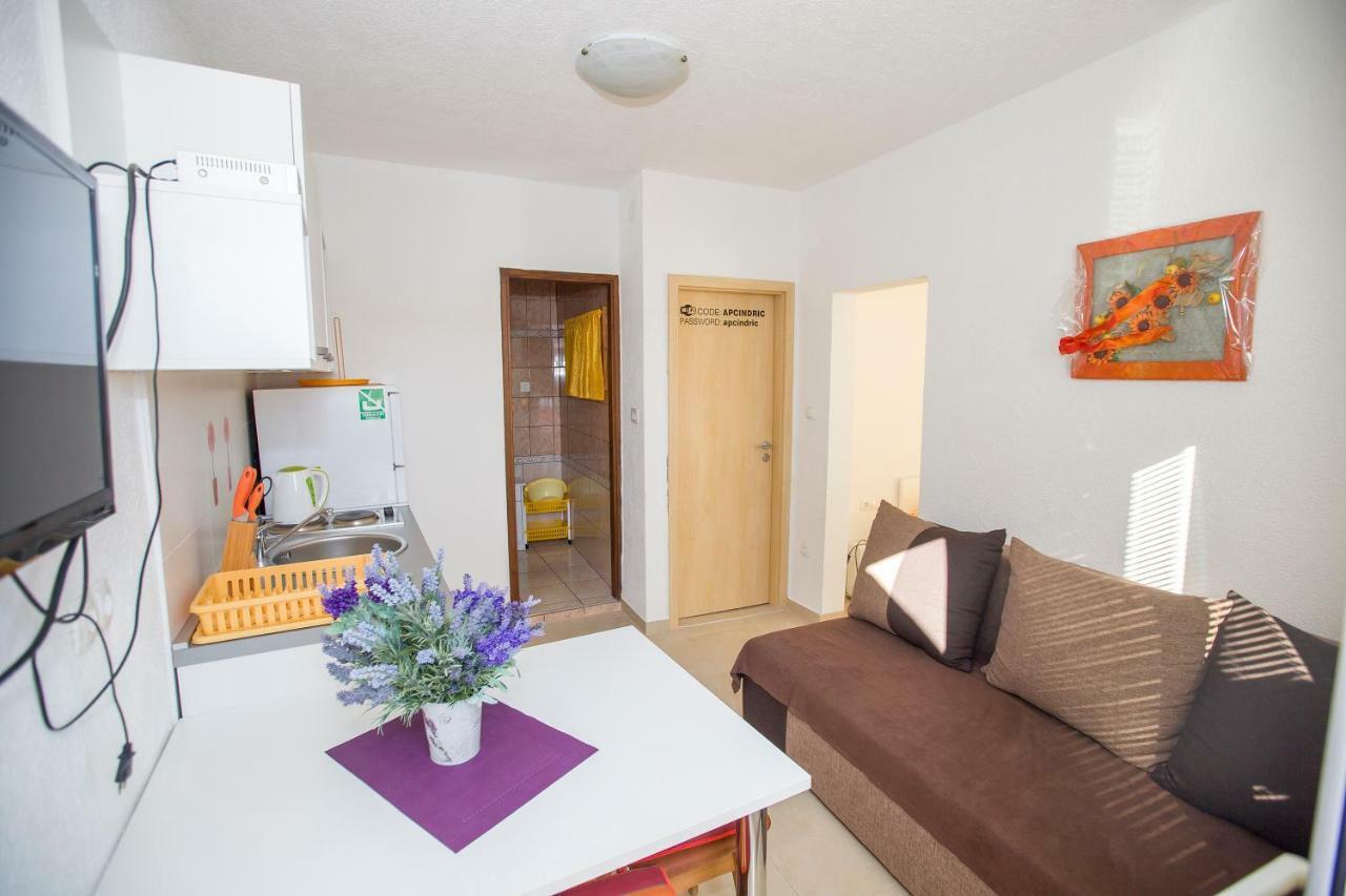 Apartmani Cindric Karlobag Zewnętrze zdjęcie