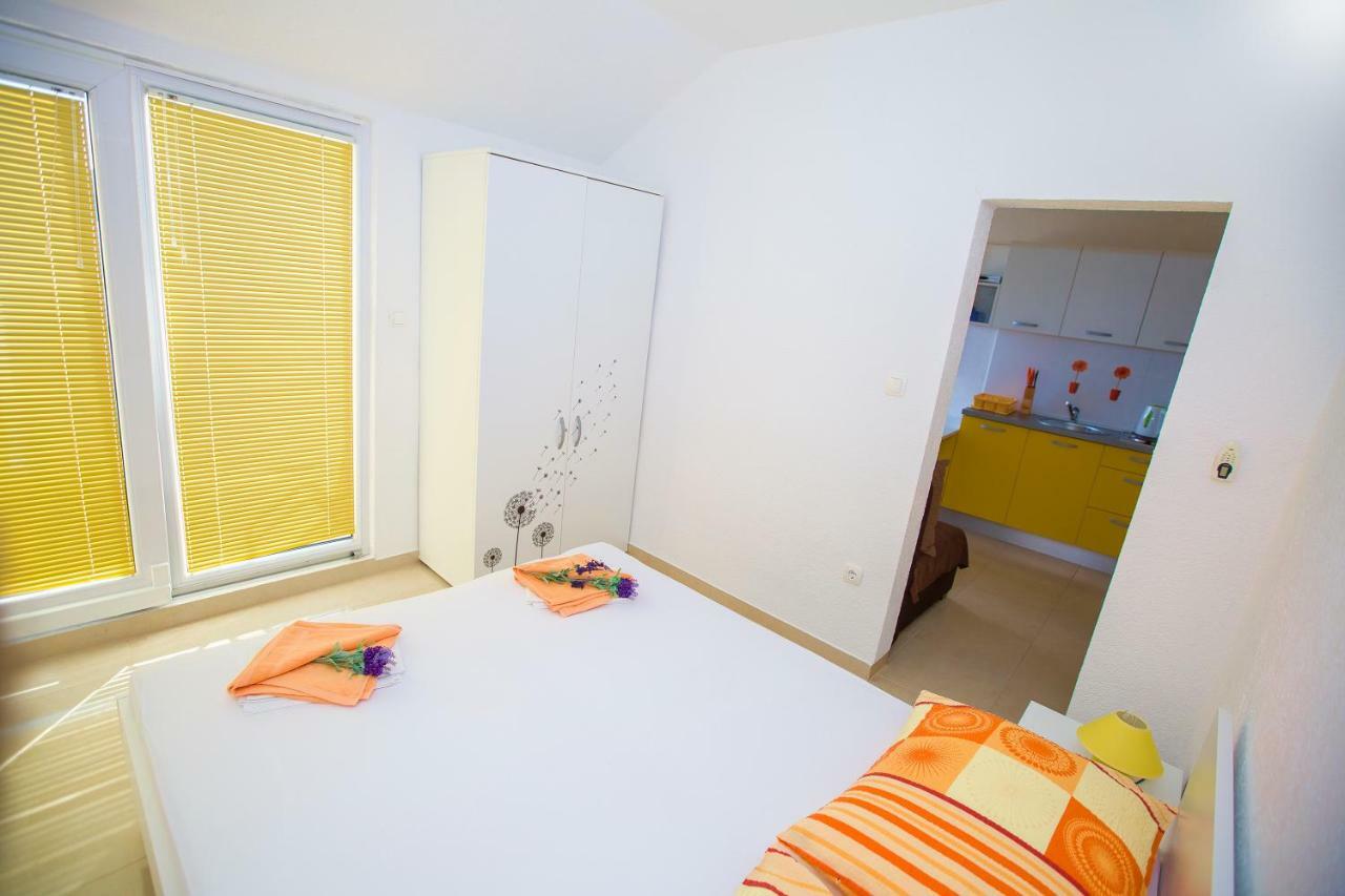 Apartmani Cindric Karlobag Zewnętrze zdjęcie