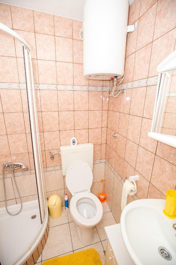 Apartmani Cindric Karlobag Zewnętrze zdjęcie