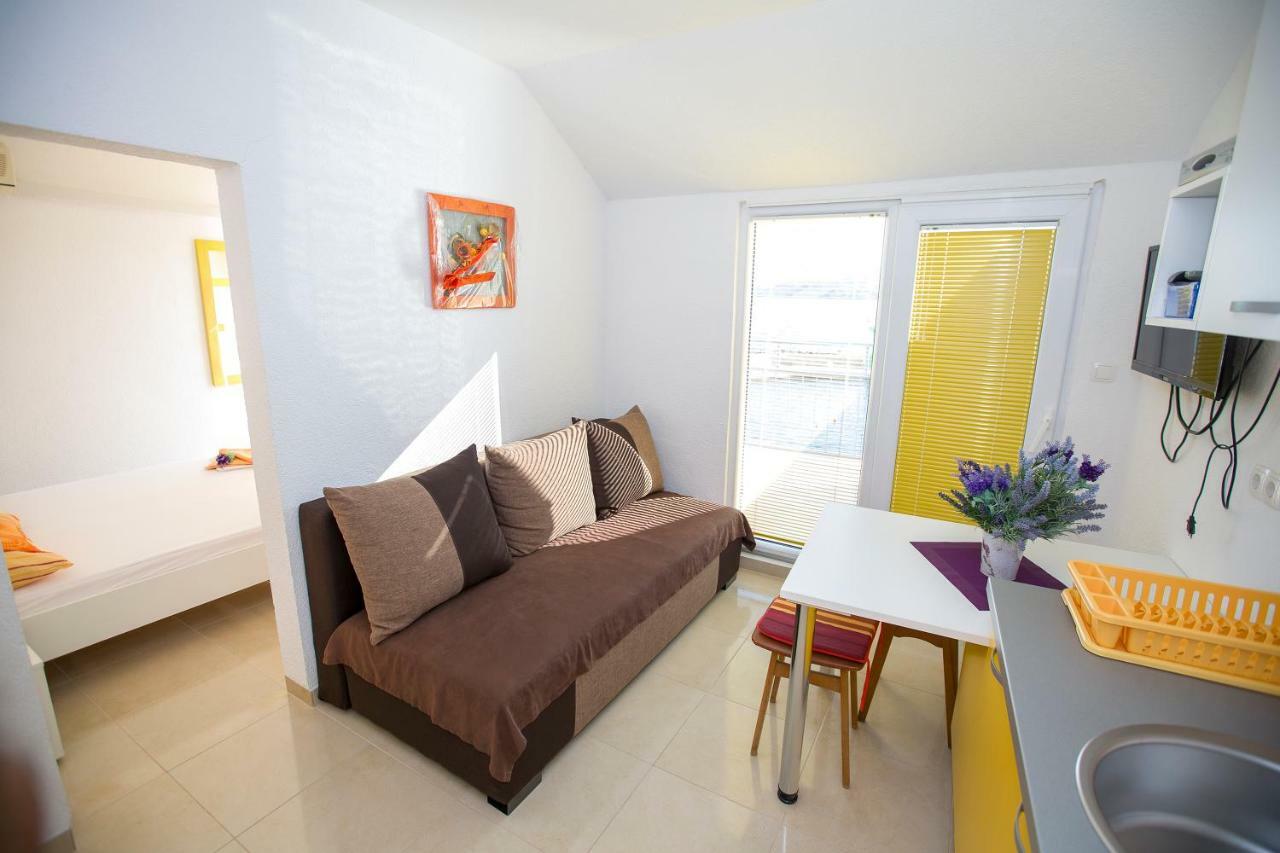 Apartmani Cindric Karlobag Zewnętrze zdjęcie